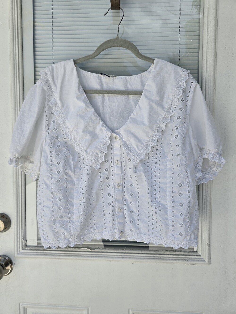 American Eagle White Eyelet Button-Front Women's Top with Scallop Collar